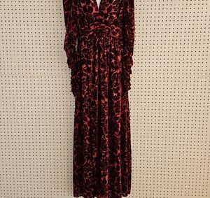 Bronx and Banco Red and Black Velvet Floral Gown